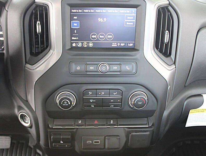 2024 Chevrolet Silverado 3500HD CC