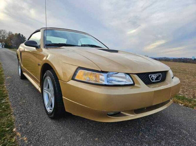 2000 Ford Mustang GT