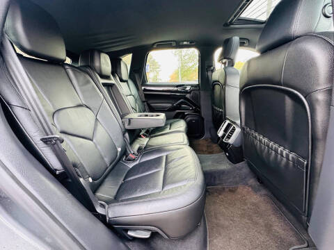 2014 Porsche Cayenne Platinum