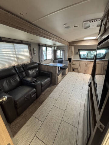 2020 Palomino Solaire 260FKBS