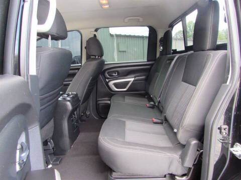 2017 Nissan Titan SV