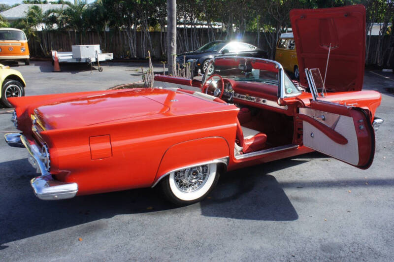 1957 Ford Thunderbird