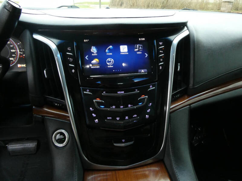2015 Cadillac Escalade ESV Luxury