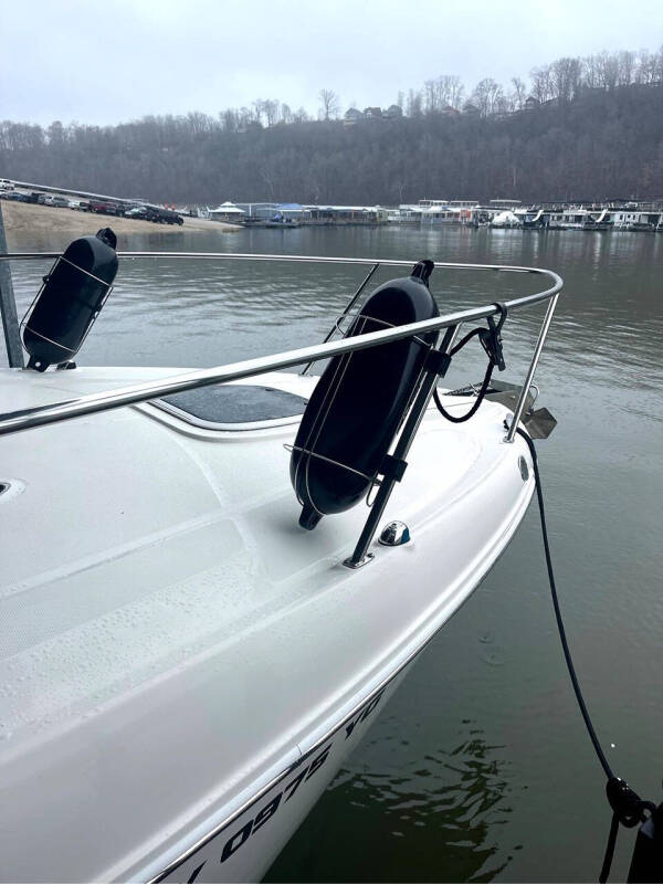 2008 Sea Ray Sun Dancer 330