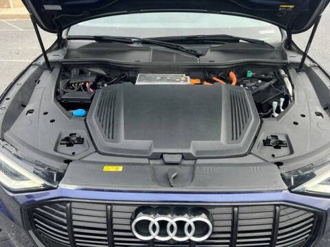 2021 Audi e-tron quattro Premium