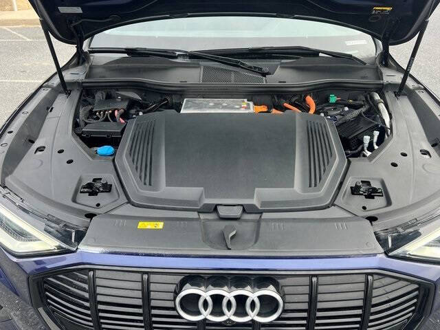 2021 Audi e-tron quattro Premium