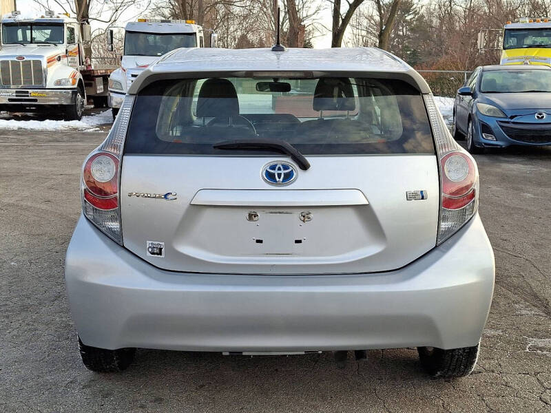 2013 Toyota Prius c Three