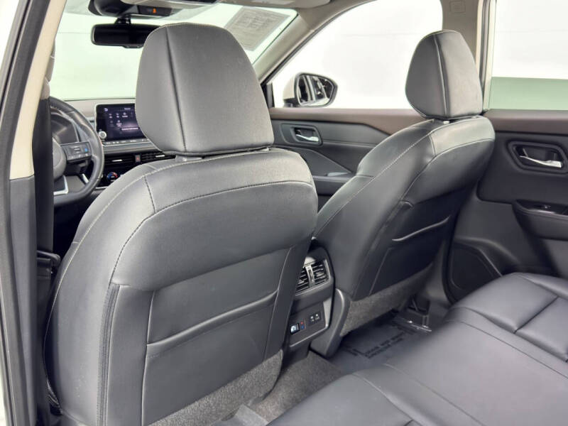 2022 Nissan Rogue SL