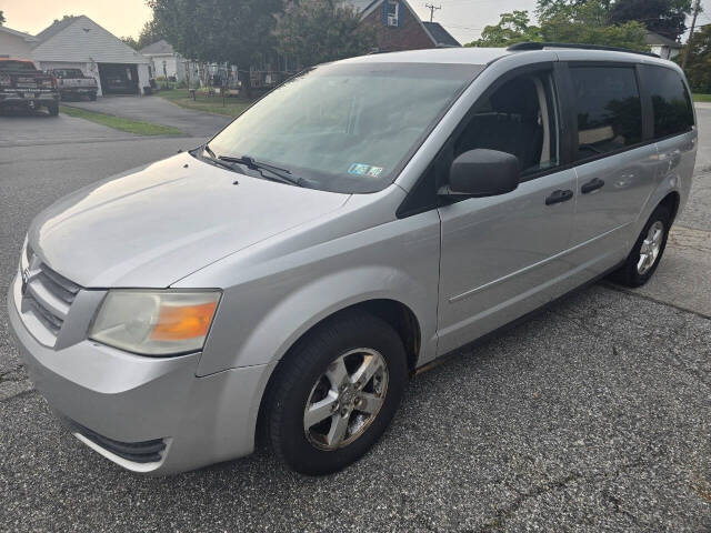 2008 Dodge Grand Caravan for sale at QUEENSGATE AUTO SALES in York, PA