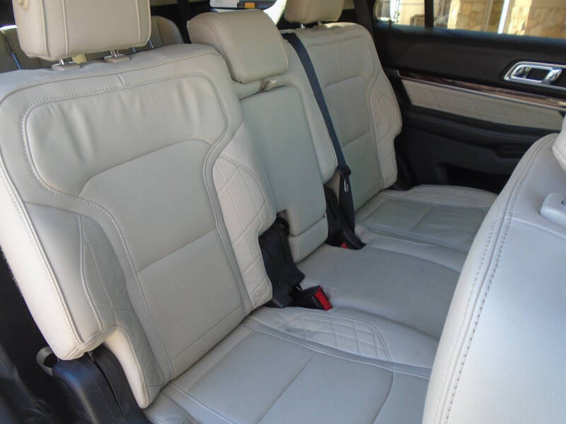 2017 Ford Explorer Platinum