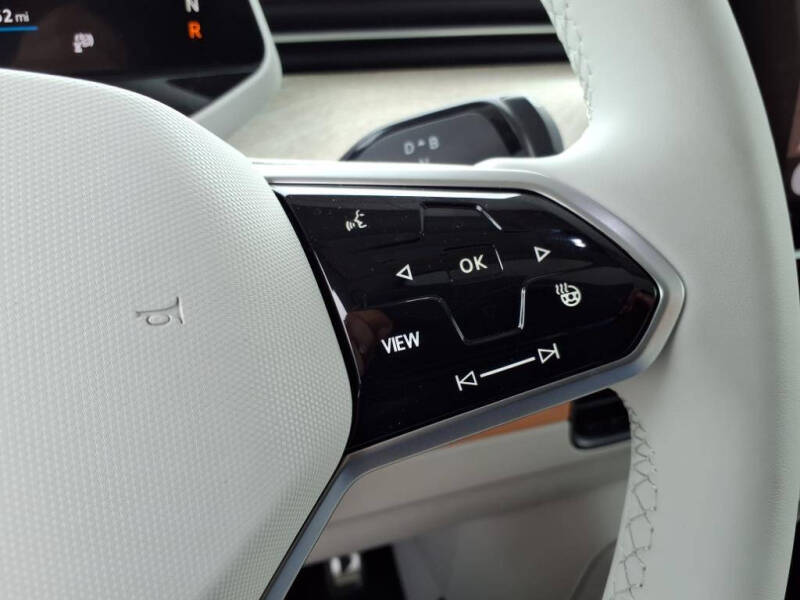 2025 Volkswagen ID. Buzz Pro S Plus