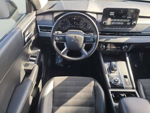 2024 Mitsubishi Outlander SE
