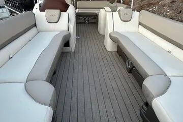 2022 Avalon Catalina 2585 Rear J Lounger
