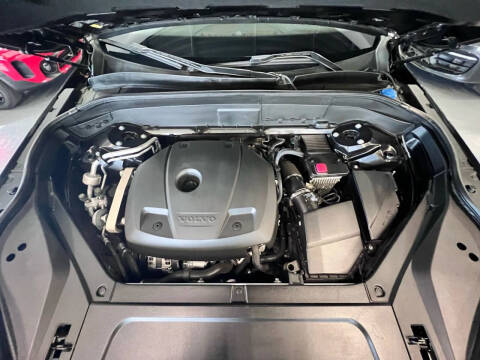 2020 Volvo XC90 T5 Momentum