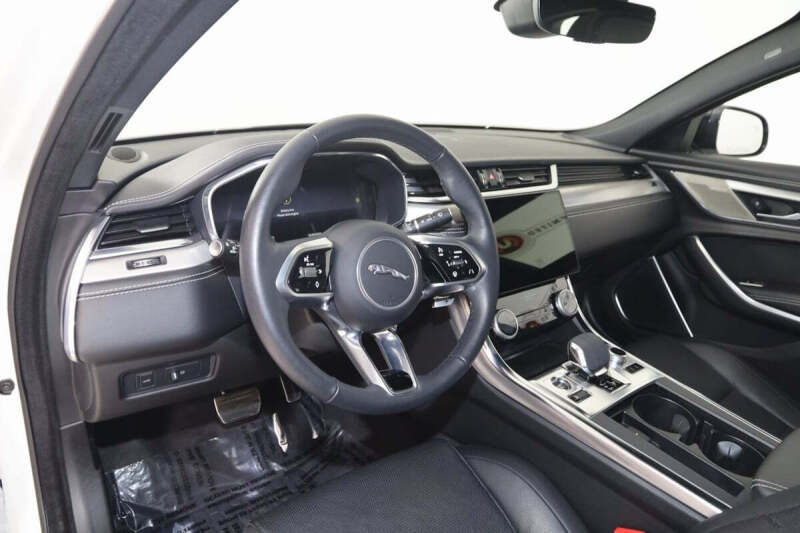 2024 Jaguar XF P250 R-Dynamic SE