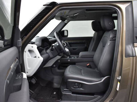 2023 Land Rover Defender 90 SE