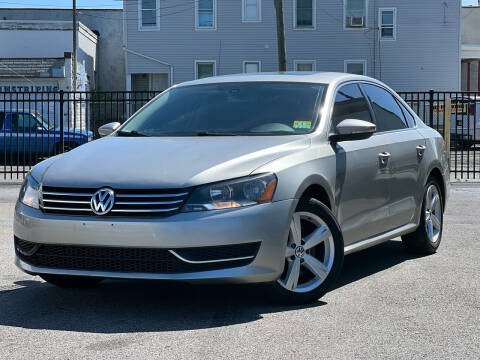 2012 Volkswagen Passat for sale at Illinois Auto Sales in Paterson NJ