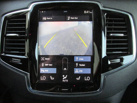 2016 Volvo XC90 T6 Momentum