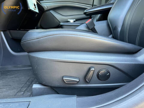 2022 Ford Mustang Mach-E Select