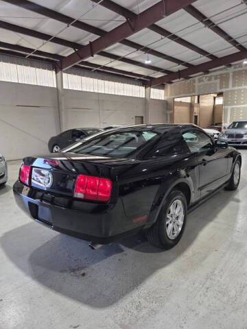 2007 Ford Mustang V6 Deluxe