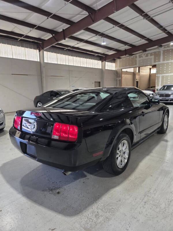 2007 Ford Mustang V6 Deluxe