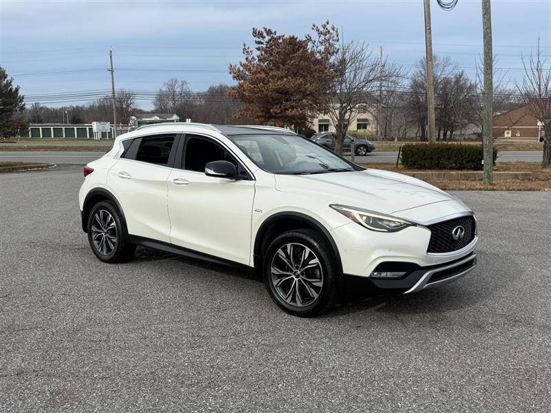 2017 Infiniti QX30 Premium