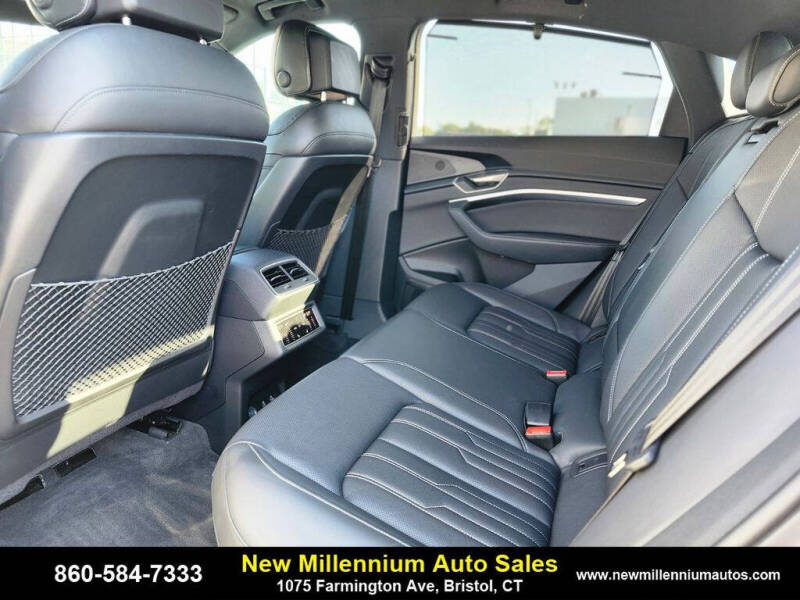 2024 Audi Q8 Sportback e-tron quattro Prestige S line