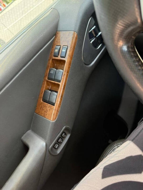 2005 Nissan Pathfinder LE