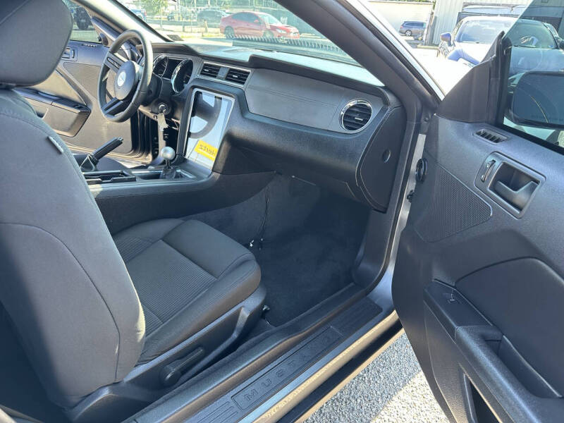2011 Ford Mustang V6 Premium