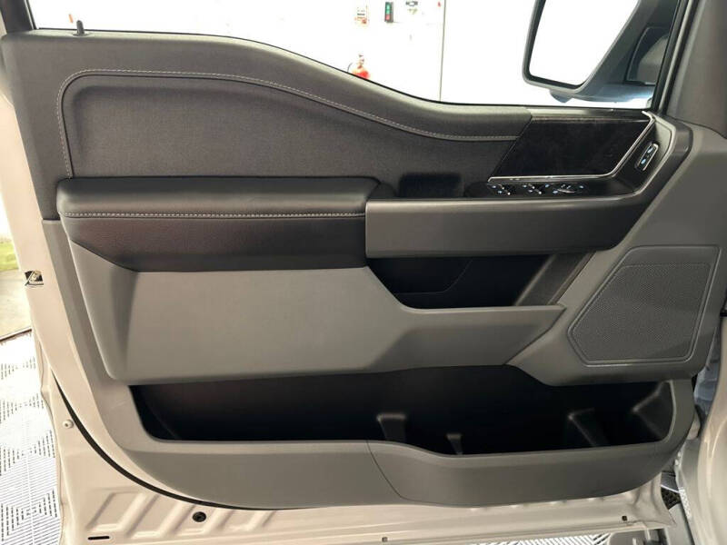 2025 Ford F-150 Lightning XLT