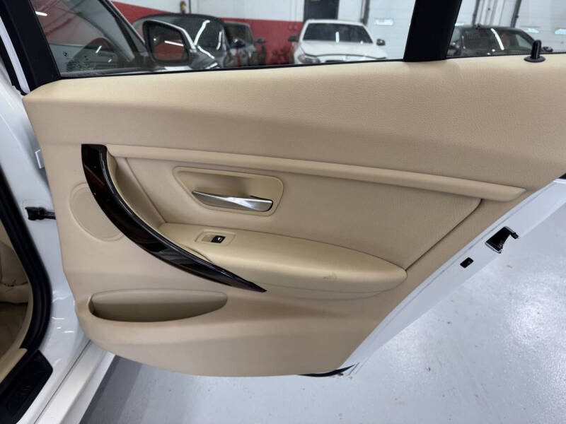 2015 BMW 3 Series 320i