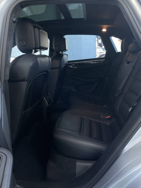 2016 Porsche Macan Turbo