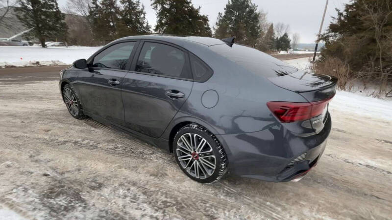 2023 Kia Forte GT photo 3