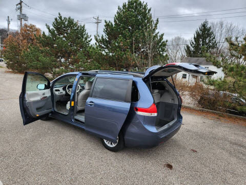 2013 Toyota Sienna XLE 8-Passenger