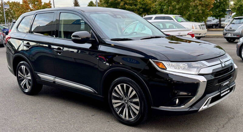 2020 Mitsubishi Outlander SE