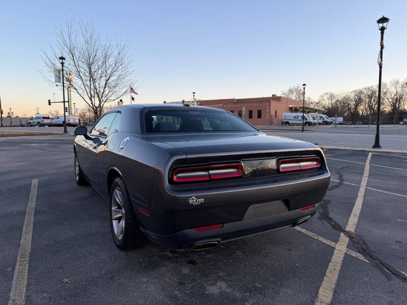 2017 Dodge Challenger SXT