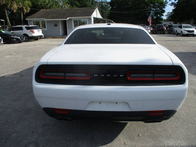 2017 Dodge Challenger SXT
