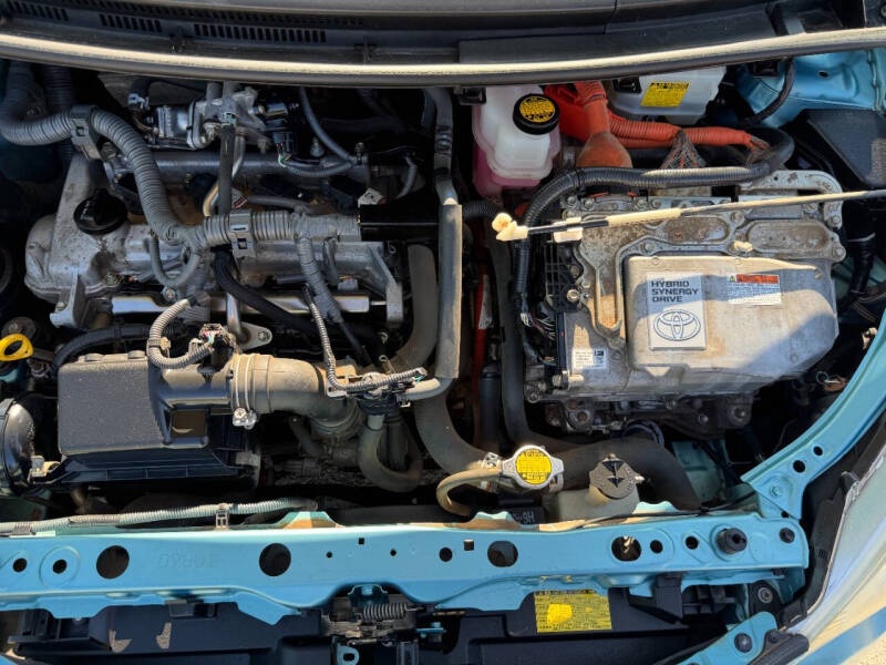 2013 Toyota Prius c Three
