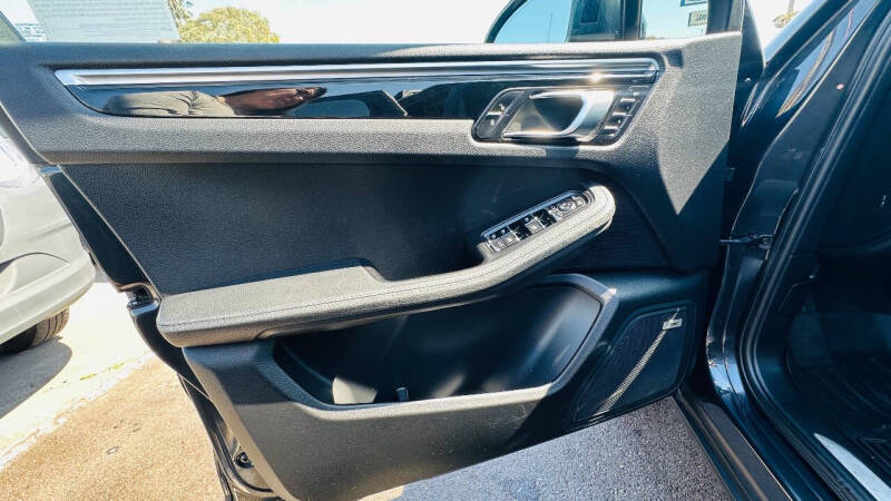 2018 Porsche Macan S