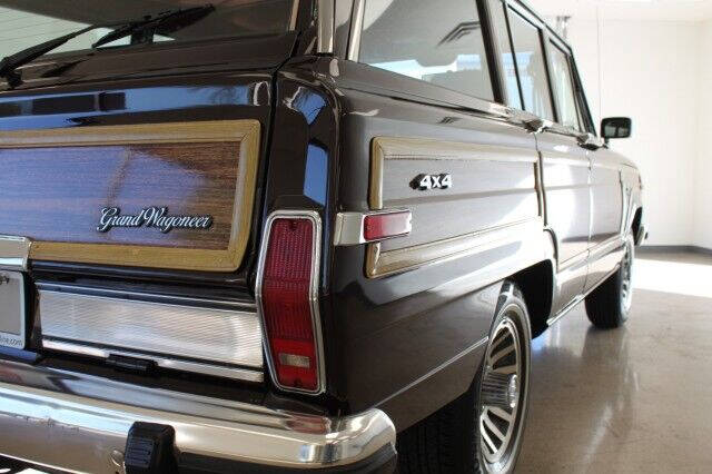 1989 Jeep Grand Wagoneer