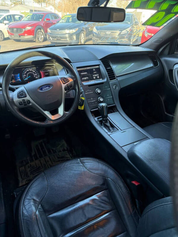 2014 Ford Taurus SEL