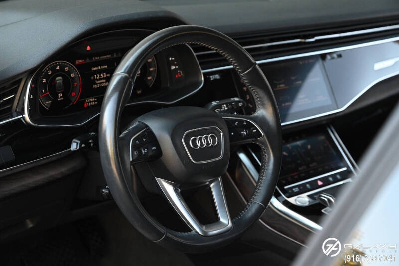 2019 Audi Q8 quattro Premium Plus 55 TFSI