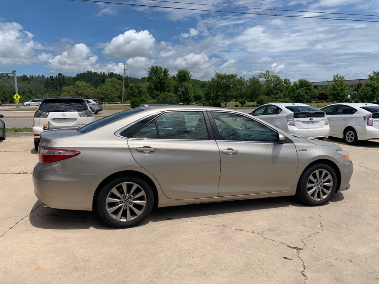 2015 Toyota Camry Hybrid for sale at Quantum Auto Co in Plainfield, IL