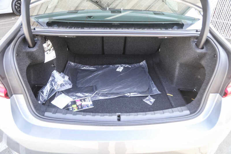 2025 BMW 3 Series 330i xDrive