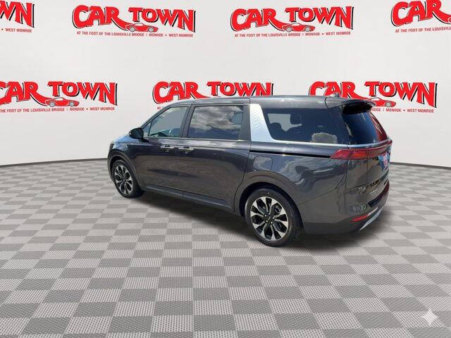 2024 Kia Carnival EX