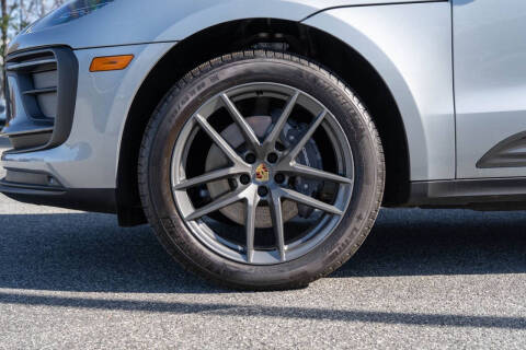 2025 Porsche Macan T