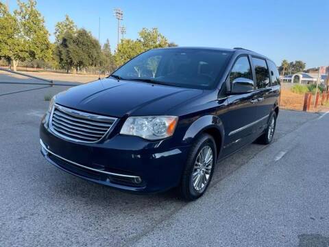 2013 Chrysler Town and Country for sale at ULTIMATE MOTORS in Sacramento CA