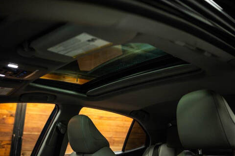 2020 Toyota Camry Hybrid SE