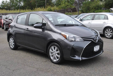 2017 Toyota Yaris 5-Door LE