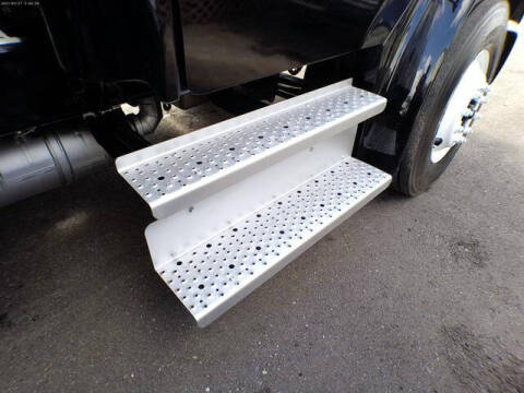 2015 Freightliner M2 106